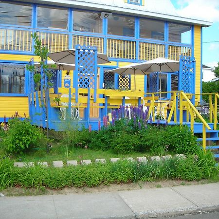 Gite Des Hauteurs Et Cafe De La Place Saint Zenon Екстериор снимка