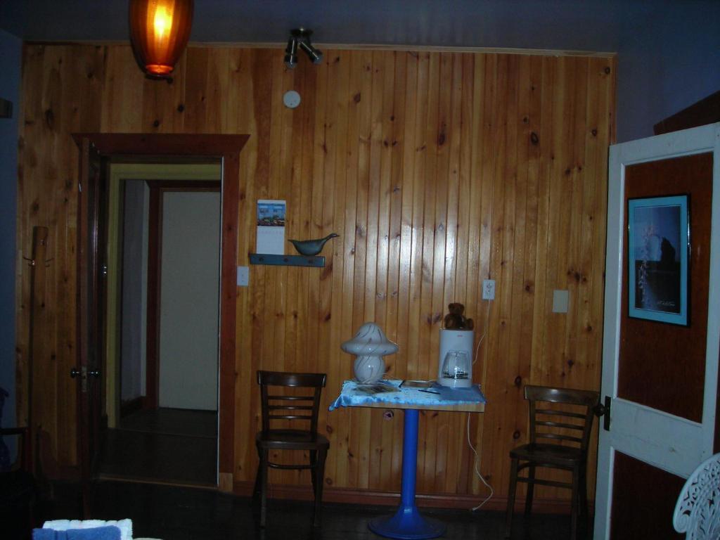 Gite Des Hauteurs Et Cafe De La Place Saint Zenon Стая снимка