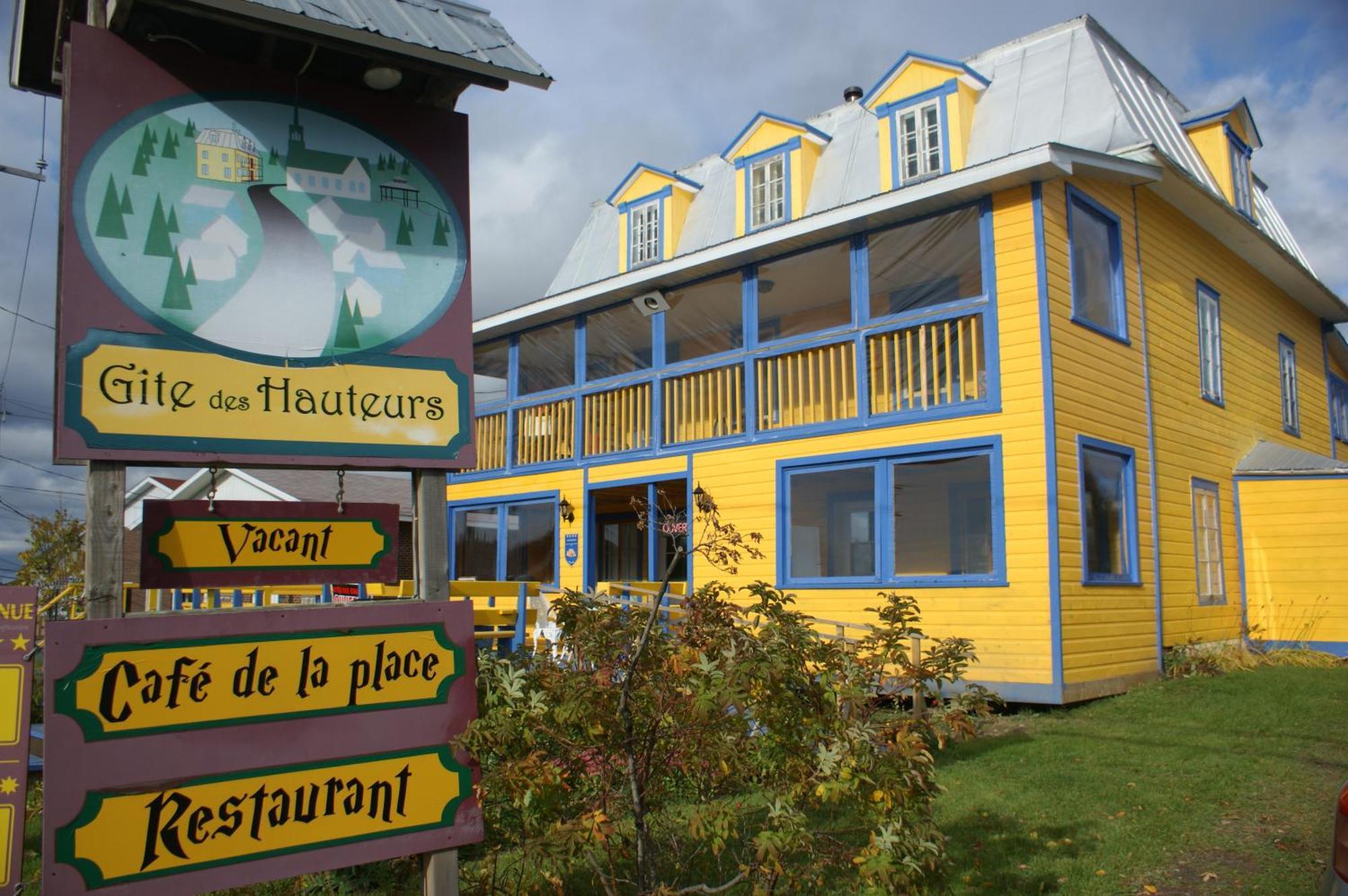 Gite Des Hauteurs Et Cafe De La Place Saint Zenon Екстериор снимка
