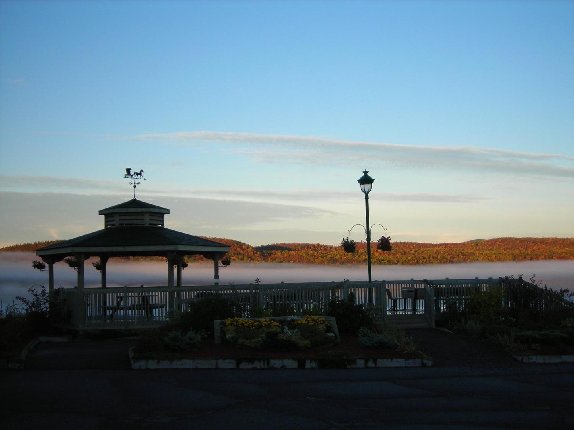 Gite Des Hauteurs Et Cafe De La Place Saint Zenon Екстериор снимка